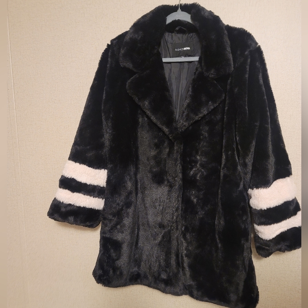FASHION NOVA Coat Size L